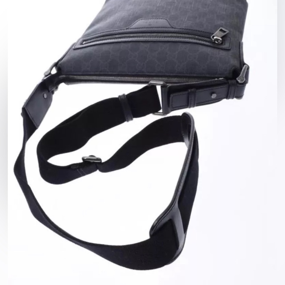 Gucci Black Gg Supreme Unisex Messenger Bag